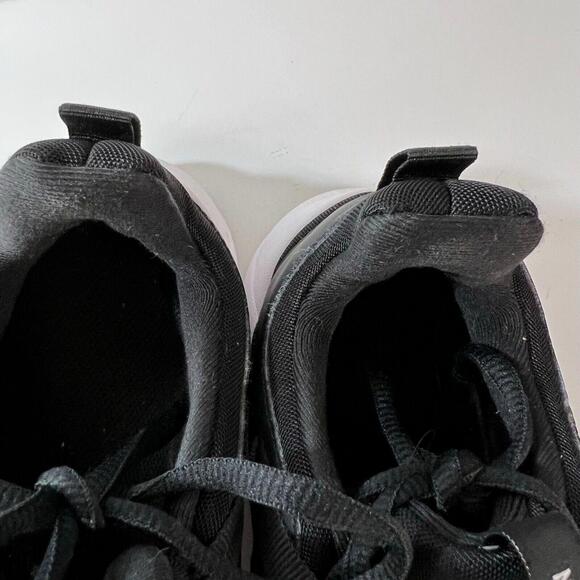 Nike Legend Essentials Womans 9.5 Black and White Training Shoes Sneakers - Picture 9 of 9